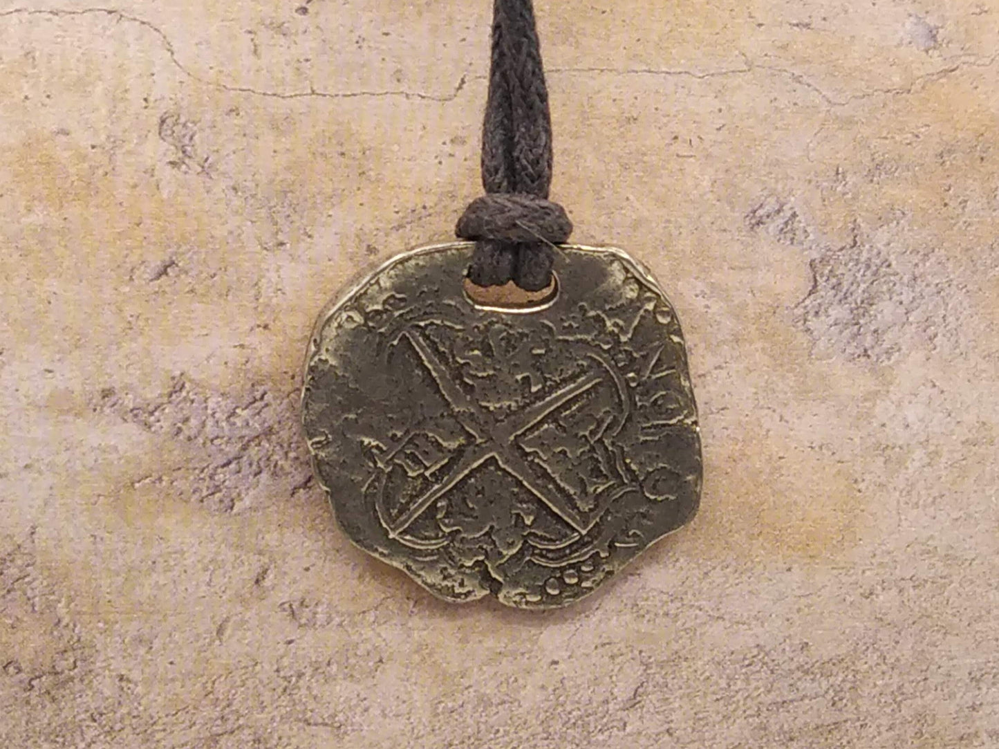 Buccaneer's Dubloon halsketting