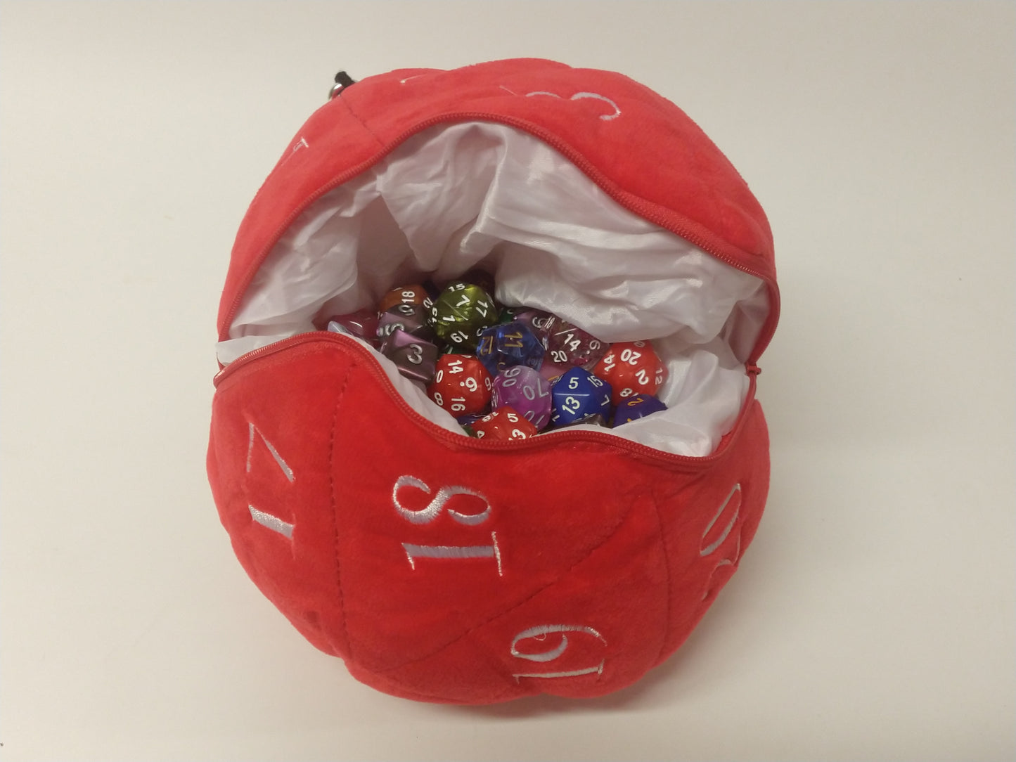D20 Plush buidel, Rood