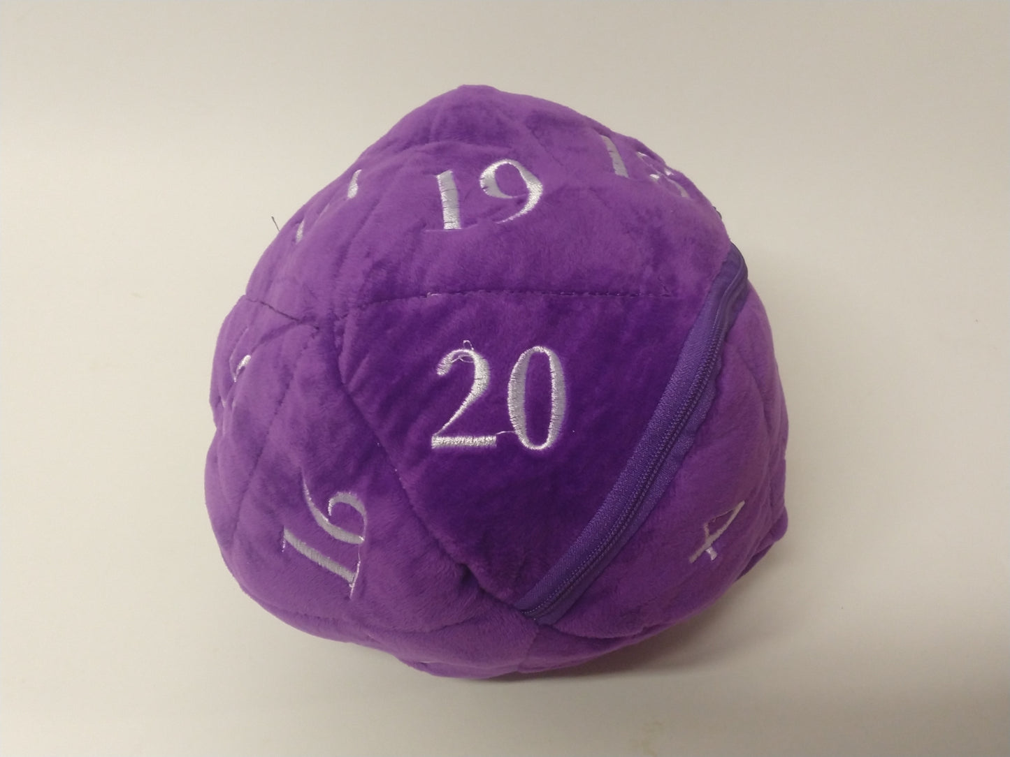 D20 Plush pouch, Purple
