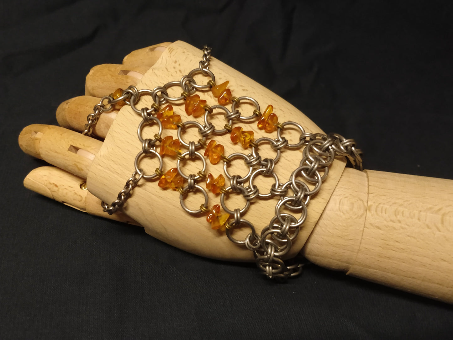 Amber Web handsieraad