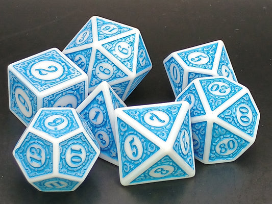 Arctic Lore polydice set