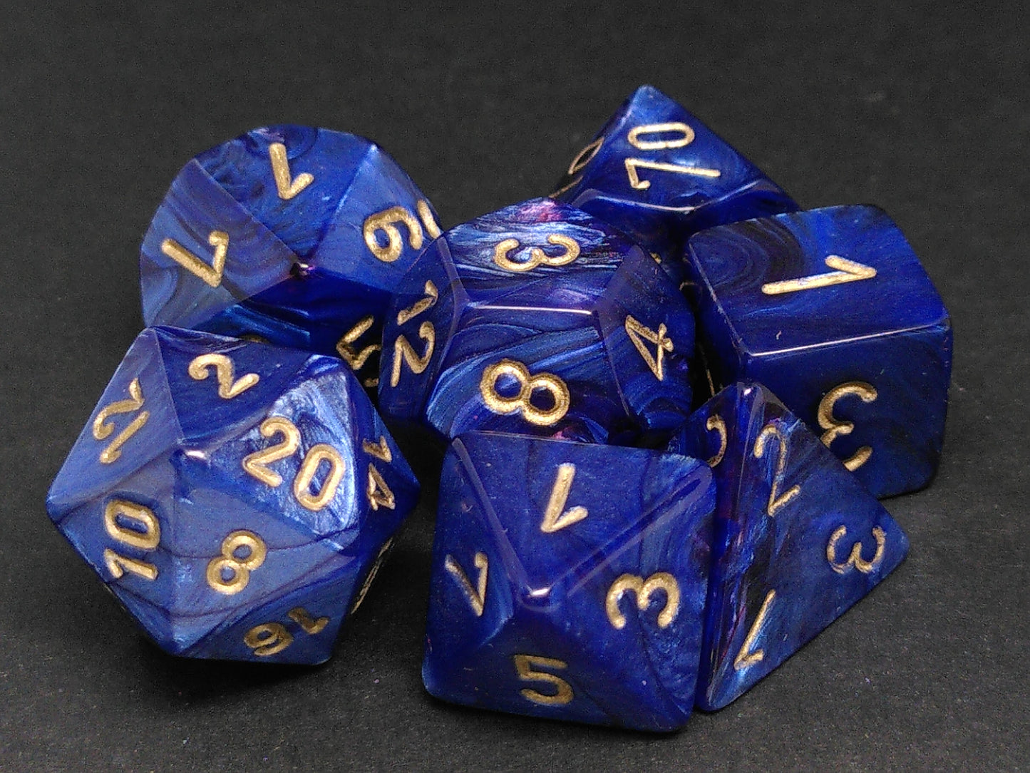 Set 7 polydice, Scarab Royal Blue w/gold