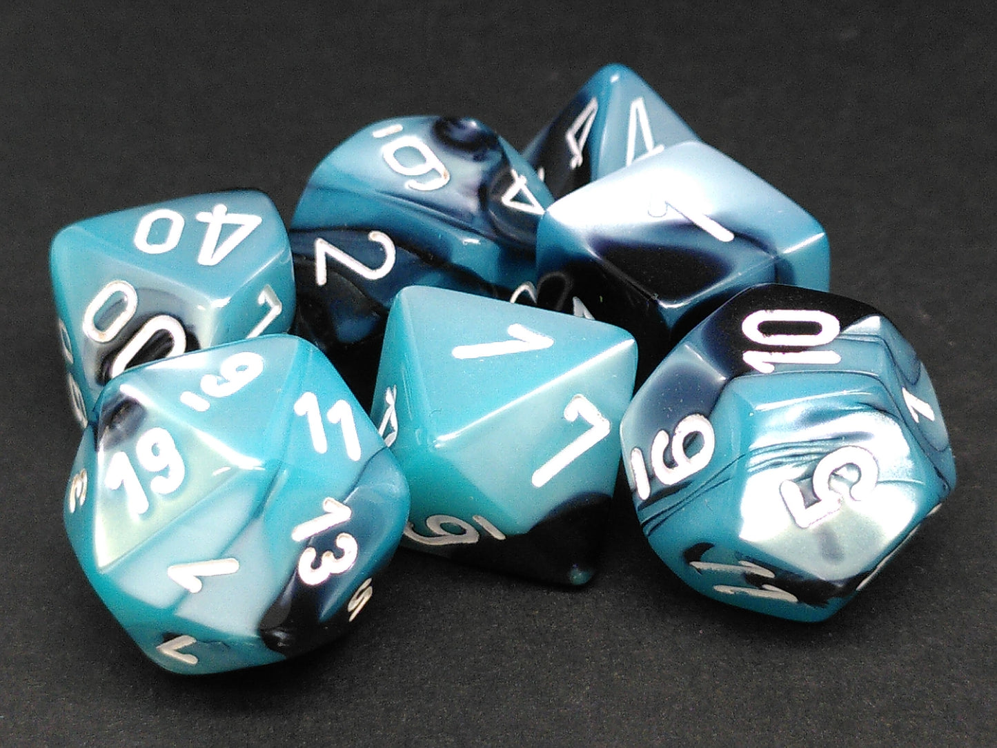 Set 7 polydice, Gemini black-Shell w/white