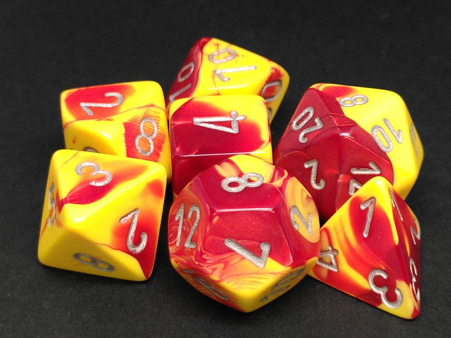 Set 7 polydice, Gemini red-yellow w/silver