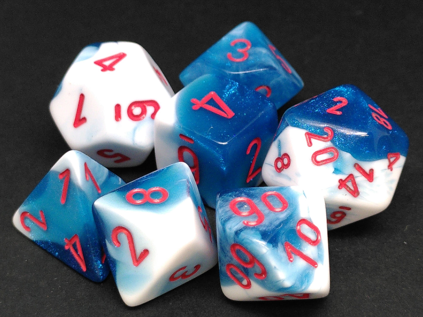 Set 7 polydice, Gemini Astral Blue-white w/red