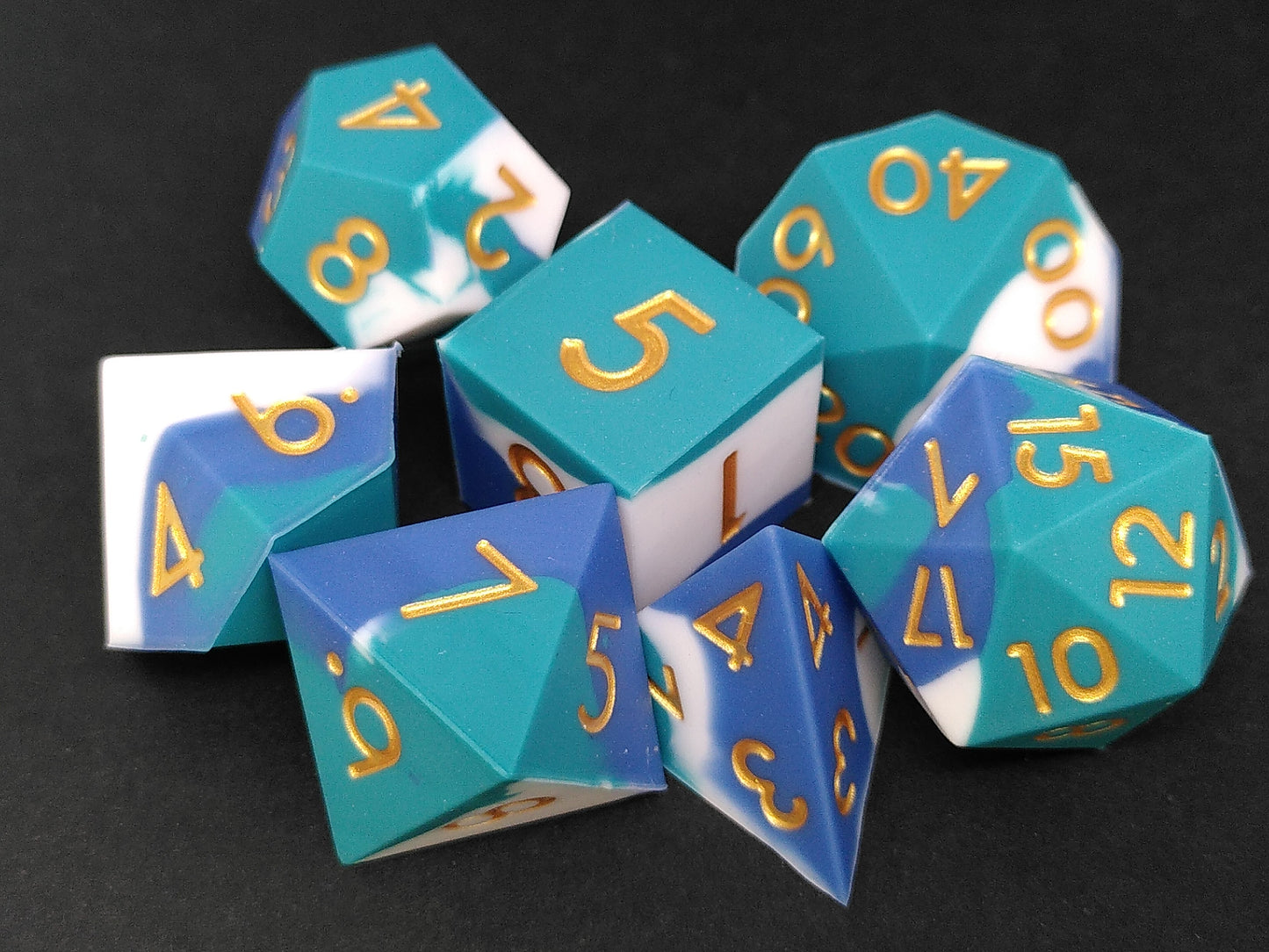 Bouncy Aqualoop polydice set