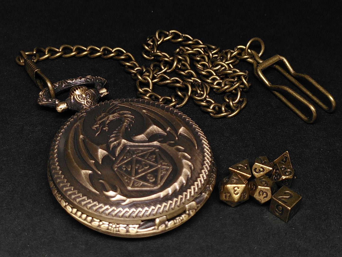 Dragon D20 Medallion, with mini metal dice