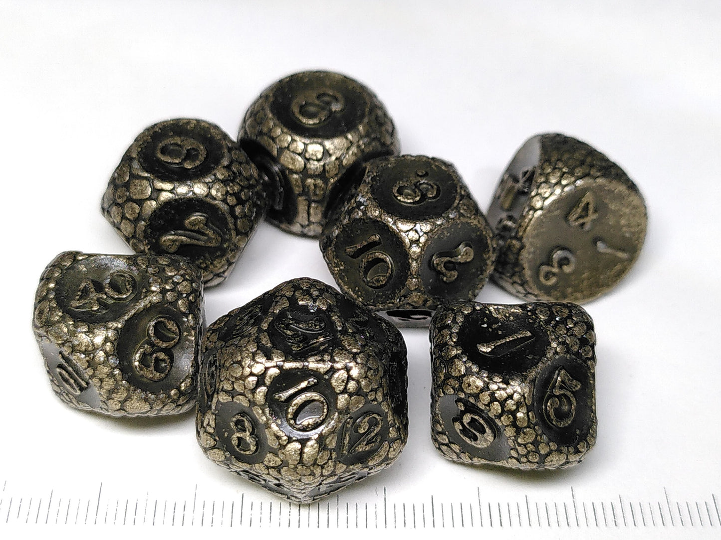 Pebbled Hide metal polydice set