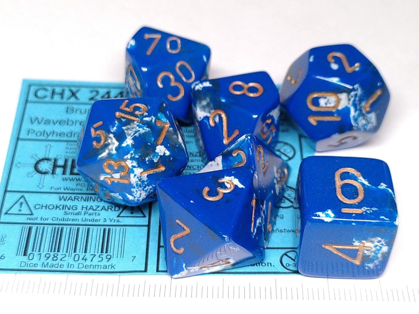 Chessex Brush Wavebreak w/gold polydice set