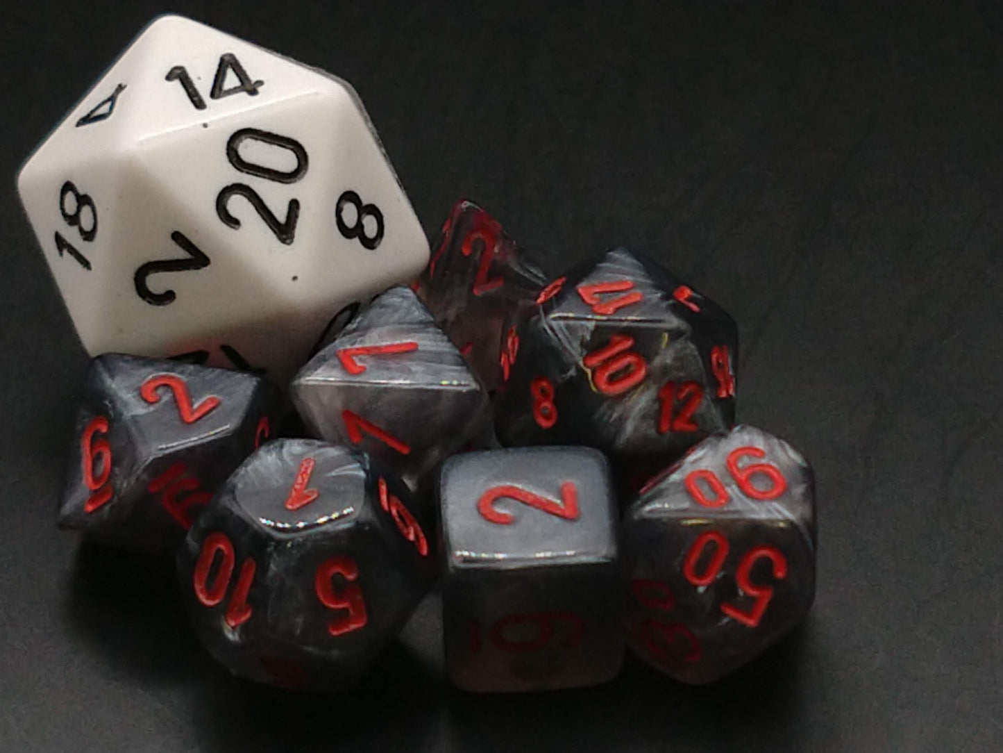 Mini polydice set - Velvet Black w/red