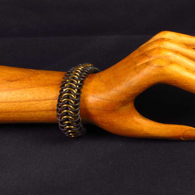 Basilisk's Scales - Aluminium stretch armband