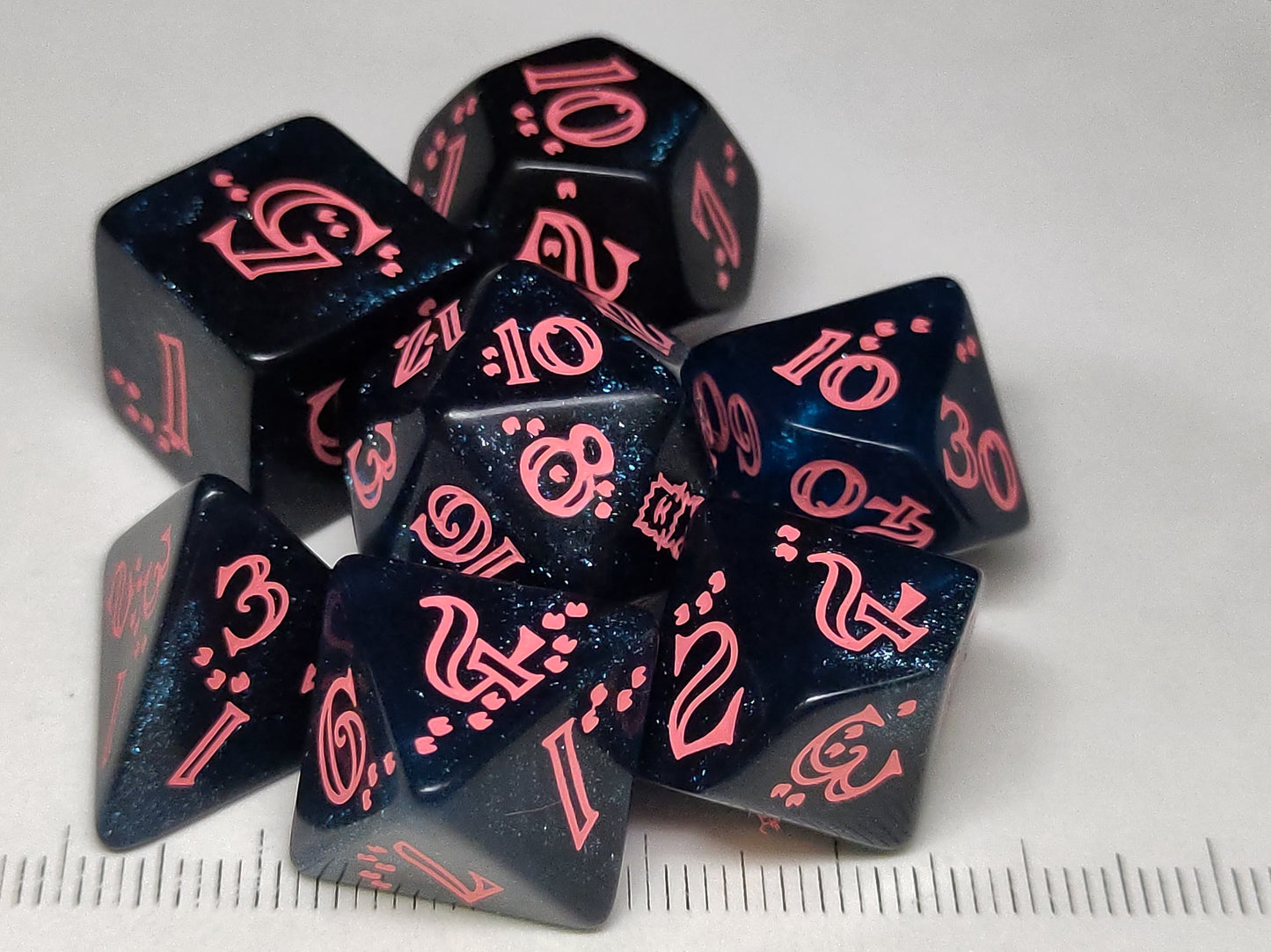 Llama polydice set, glittering dark blue w/pink