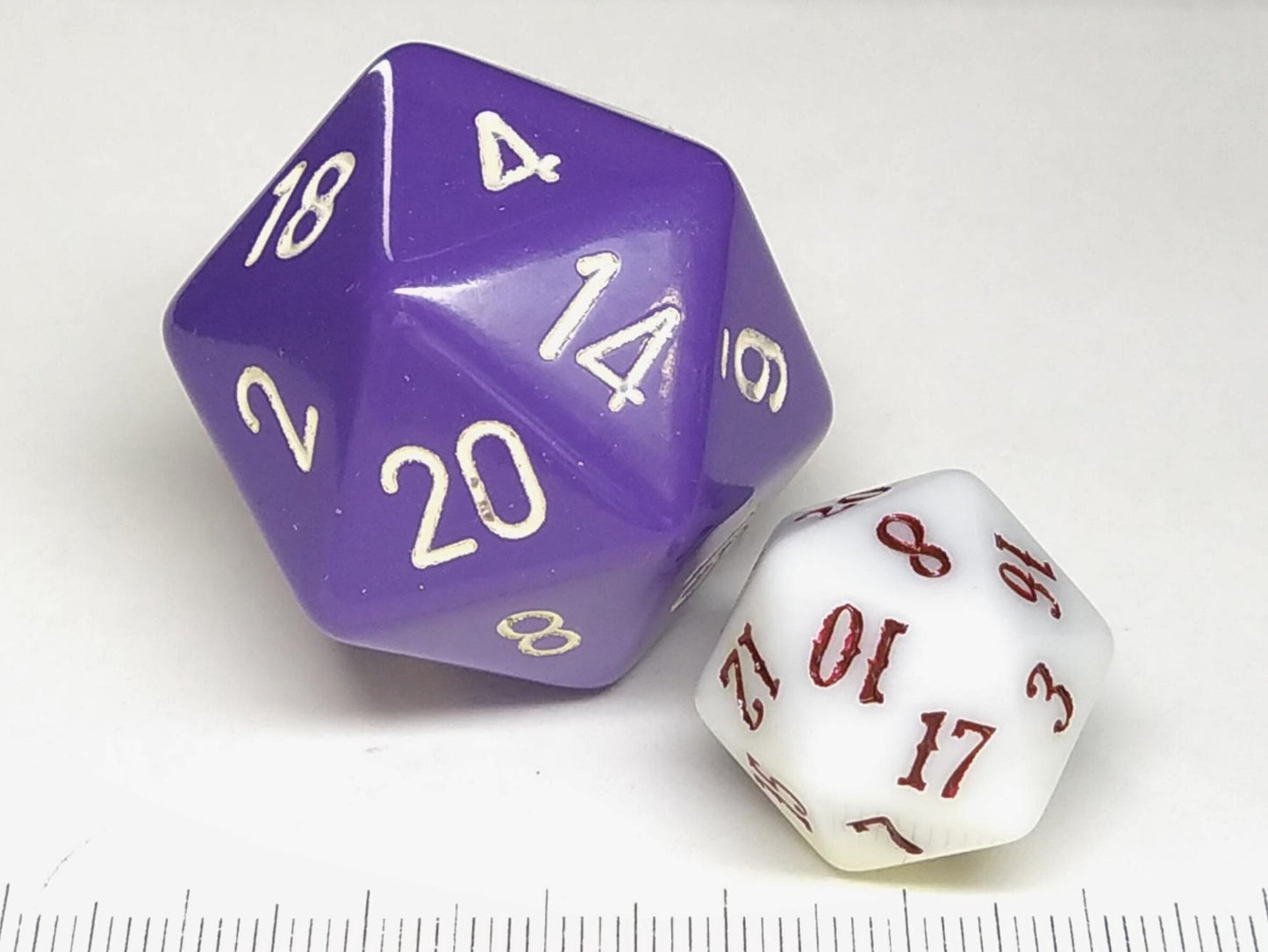 34 mm 20-zijdig, Opaque Purple w/white