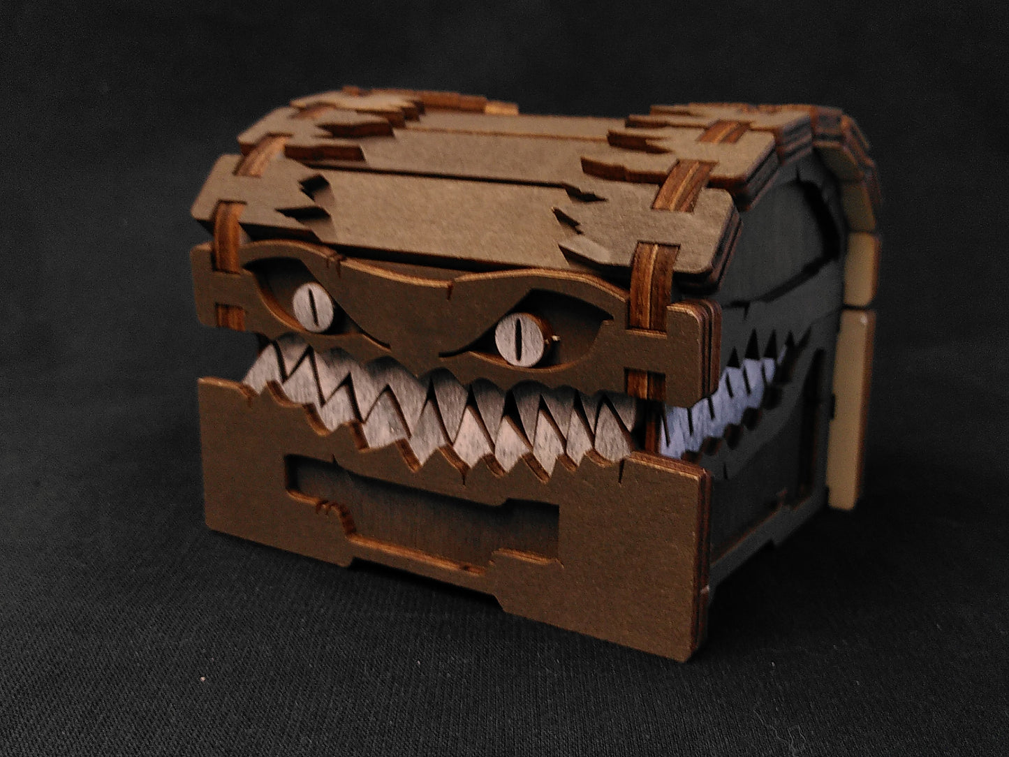 Mimic dice box