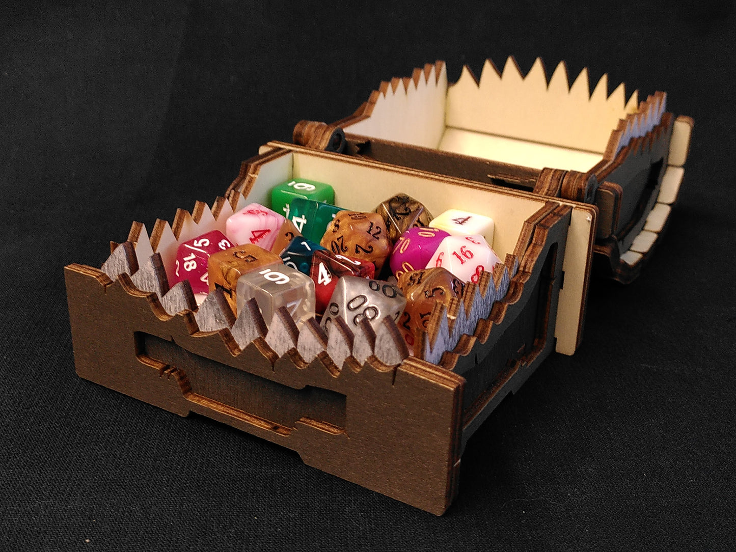 Mimic dice box
