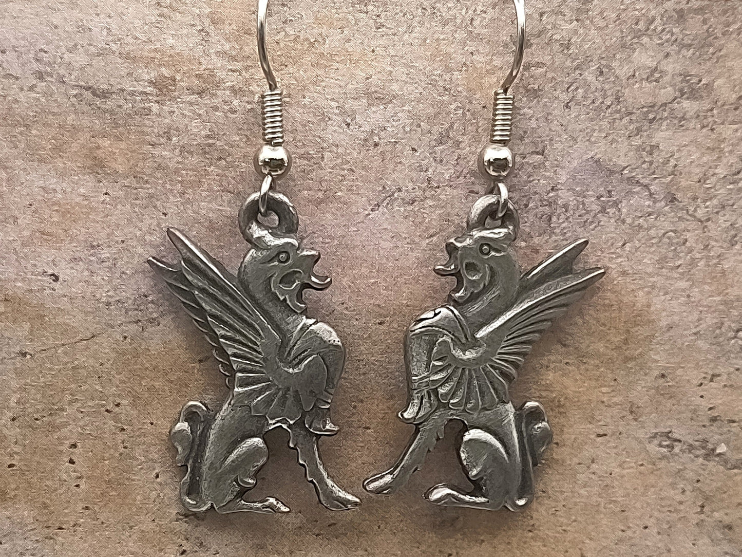 Griffon Statue oorbellen