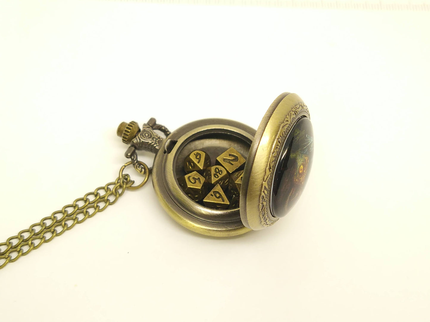 Chromatic Dragons Medallion, with mini metal dice