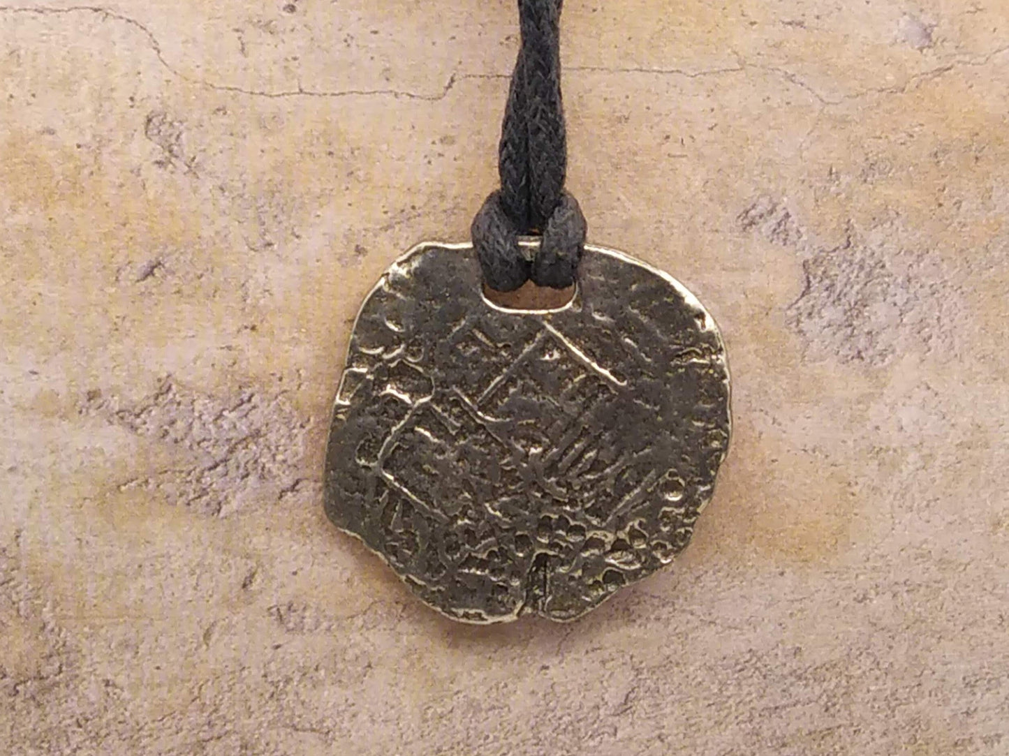 Buccaneer's Dubloon halsketting