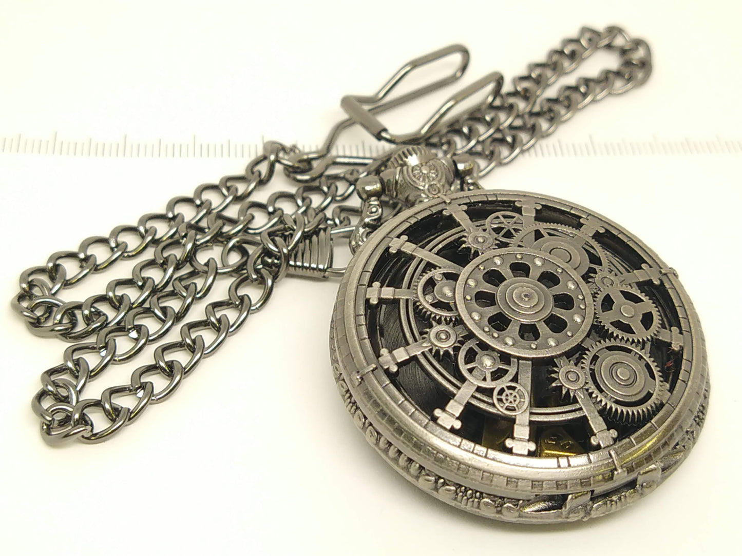 Clockwork Medallion, with mini metal dice