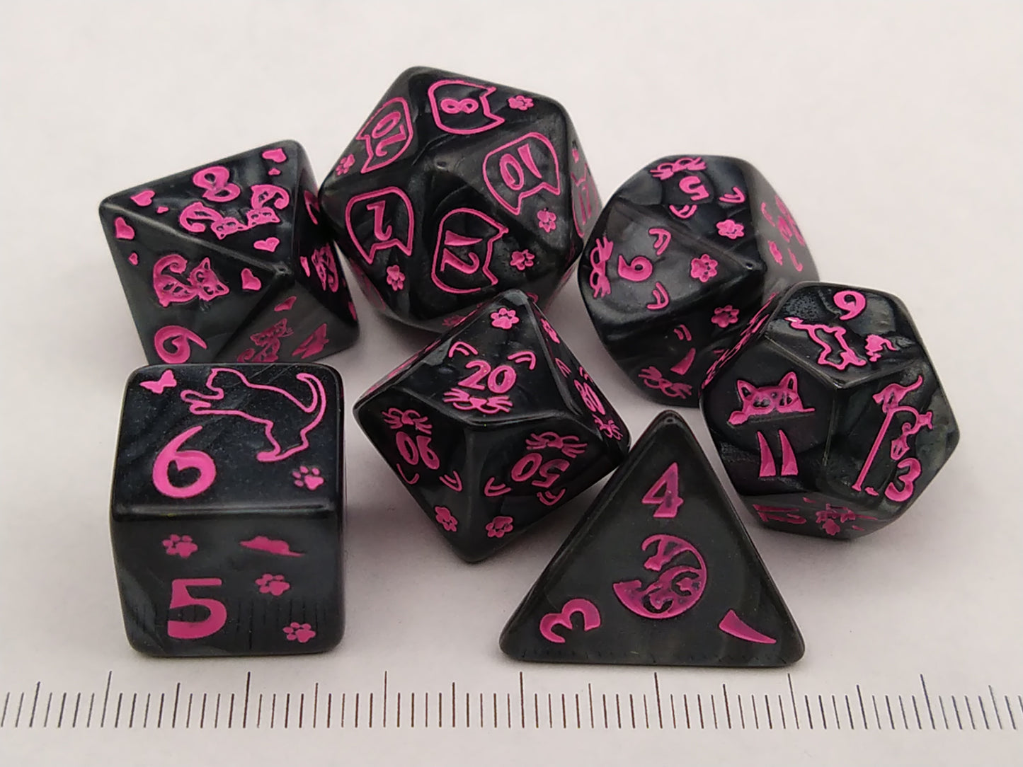 Cats polydice set - pearl black with pink