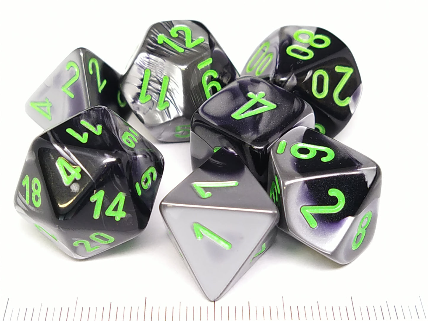 Set 7 polydice, Gemini black-grey w/green