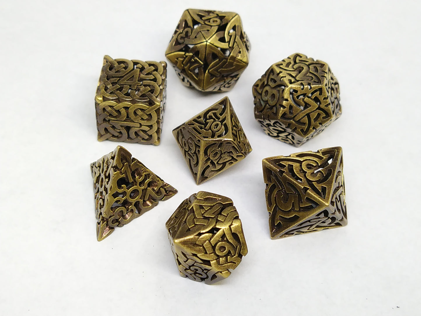 Celtic Knot - hollow metal polydice set