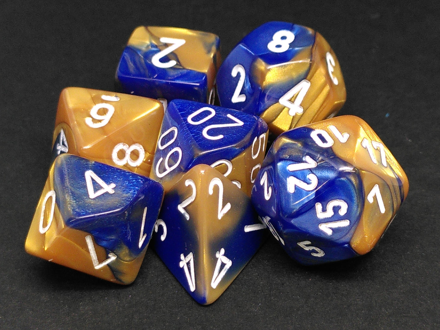 Set 7 polydice, Gemini blue-gold w/white