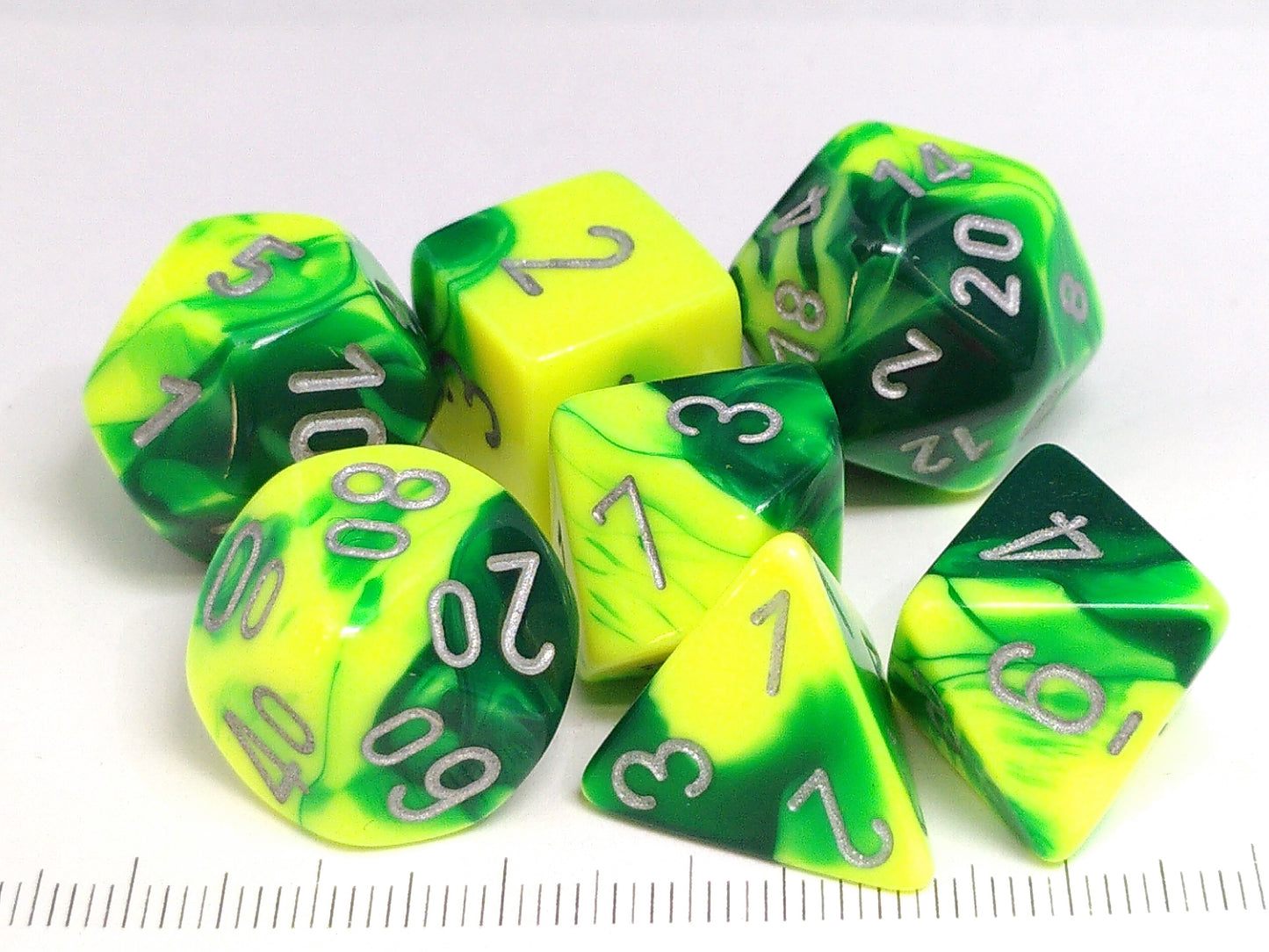 Set 7 polydice, Gemini green-yellow w/silver