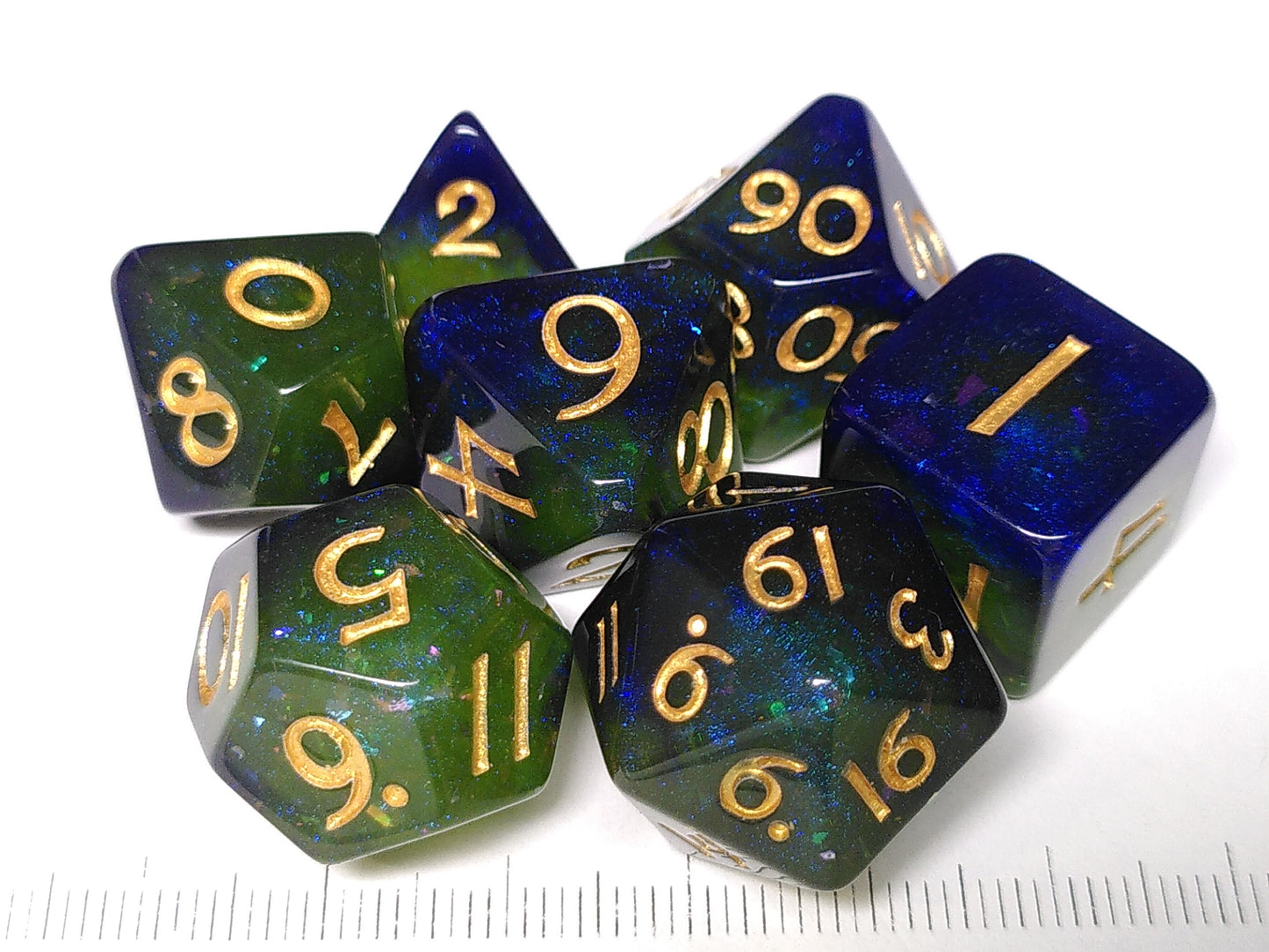 Curious Curio polydice set