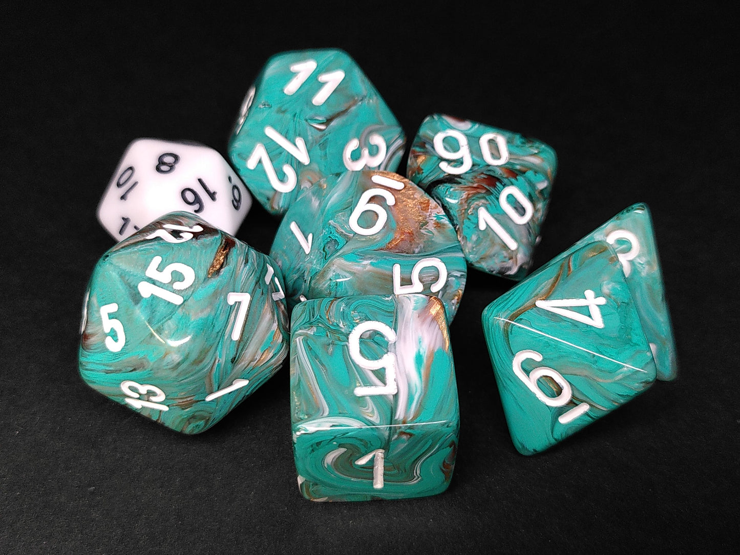 Mega-Hedral polydice set, Marble Oxi-Copper w/White