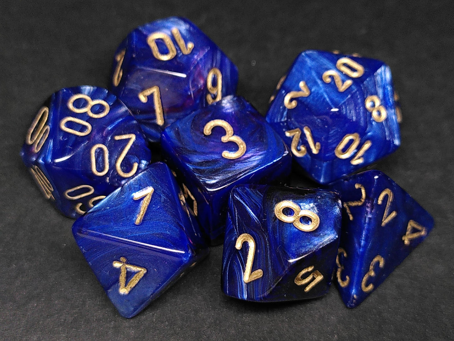 Set 7 polydice, Scarab Royal Blue w/gold