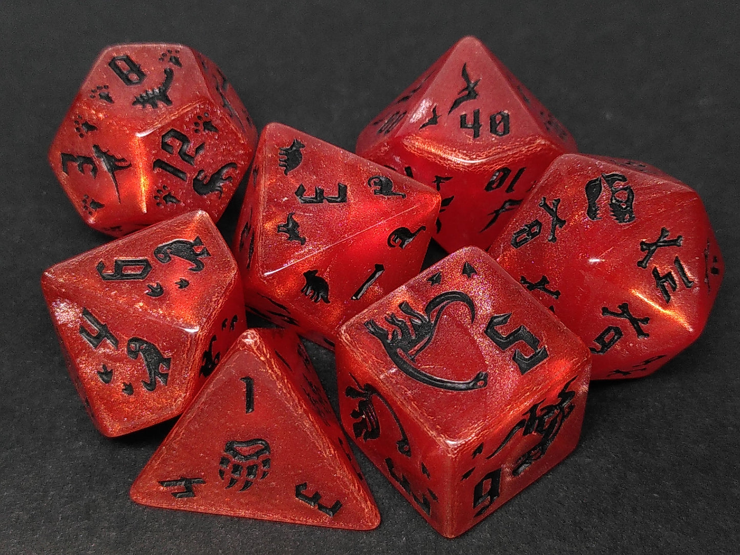 Prehistoric polydice set - Pearl red