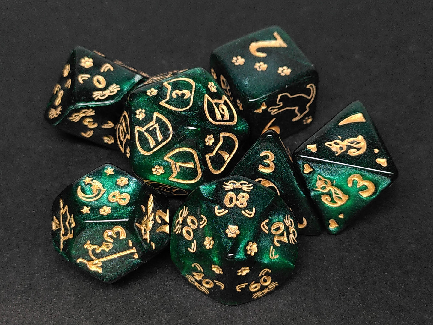 Cats polydice set - pearl green with gold