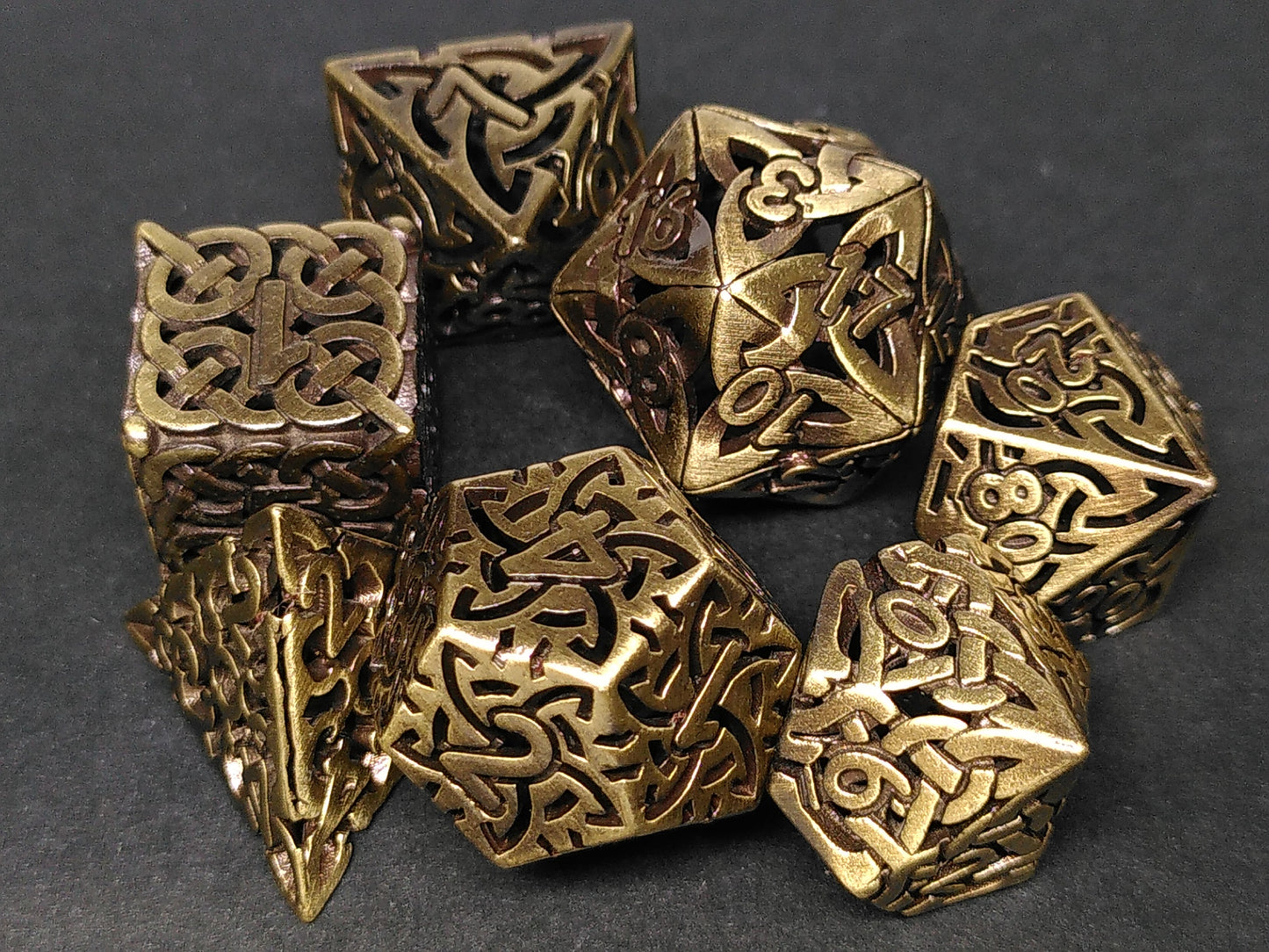 Golden Celtic Knot - hollow metal polydice set