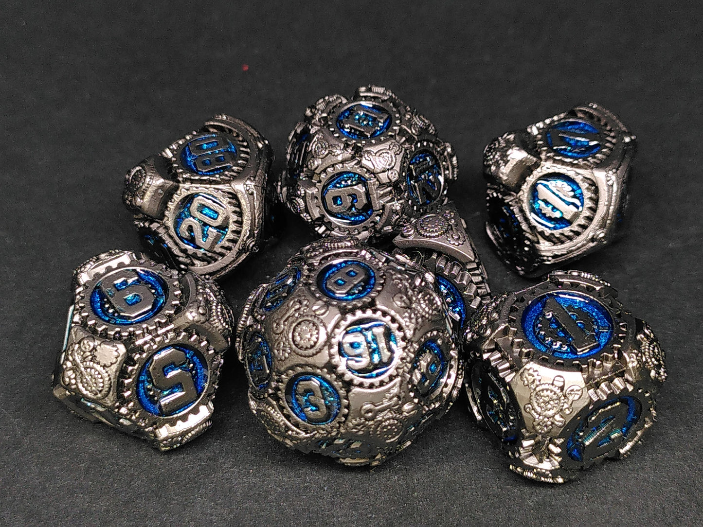 Blue Widget metal polydice set