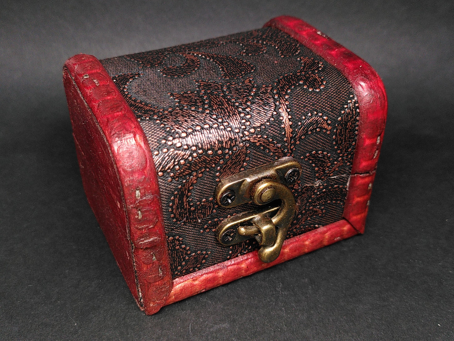 Wooden Dice box - small