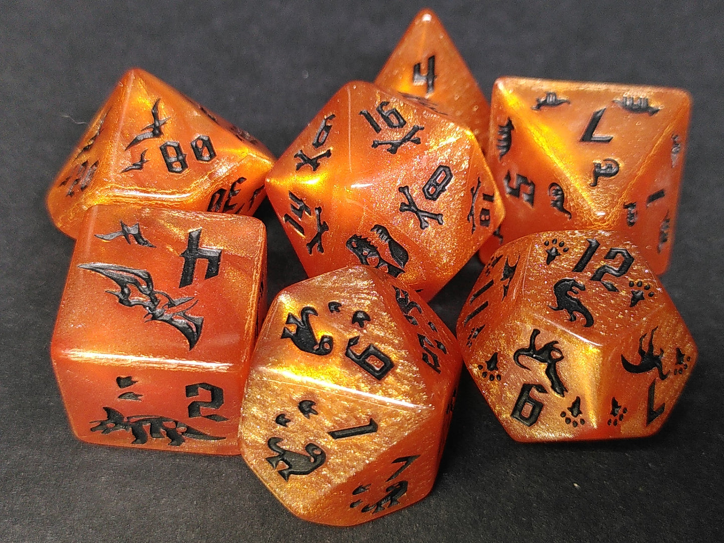 Prehistoric polydice set - Pearl orange