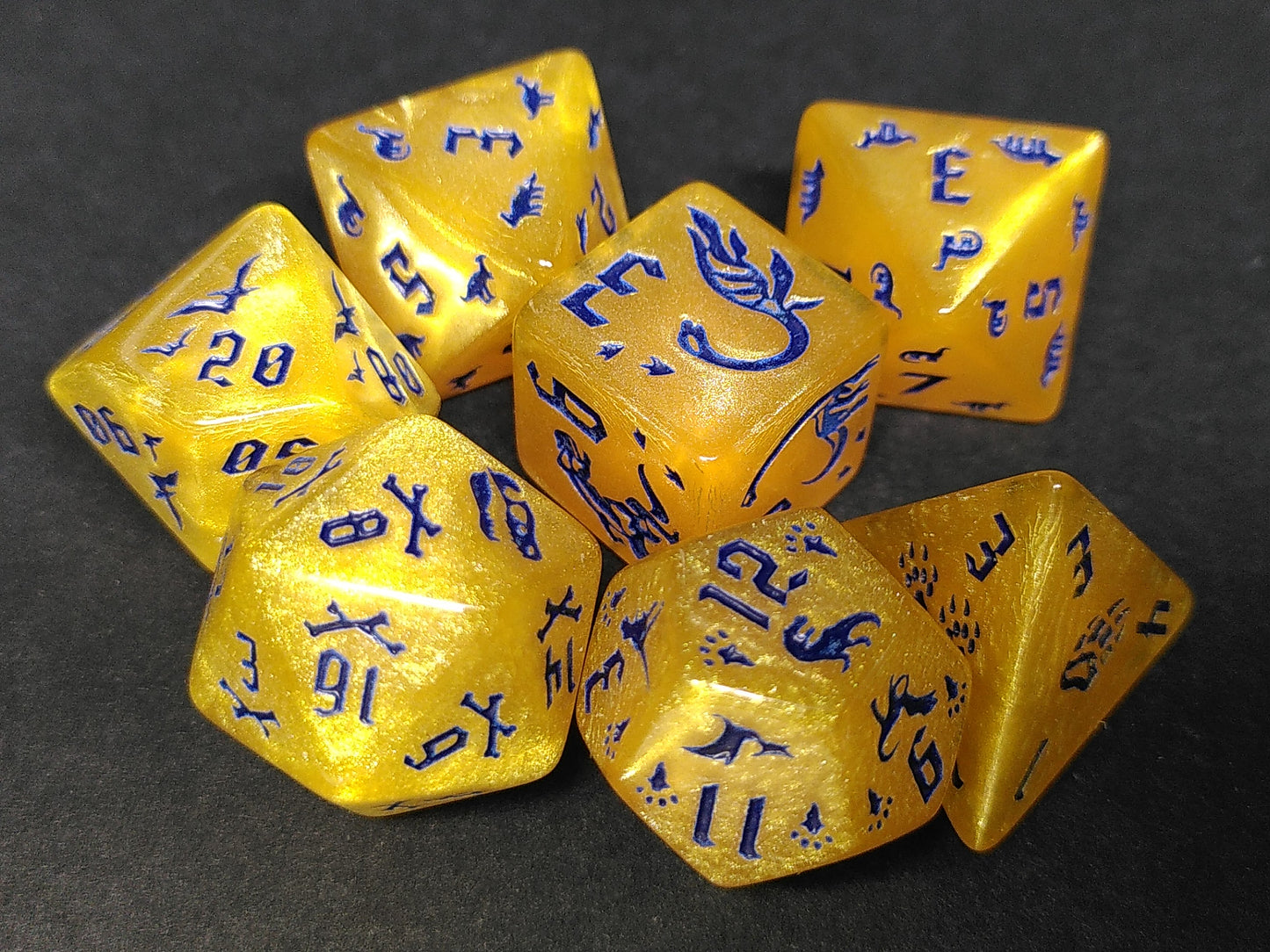 Prehistoric polydice set - Pearl yellow