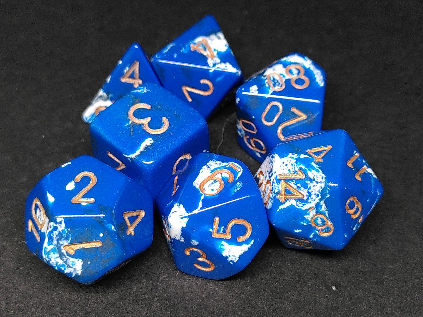 Chessex Brush Wavebreak w/gold polydice set