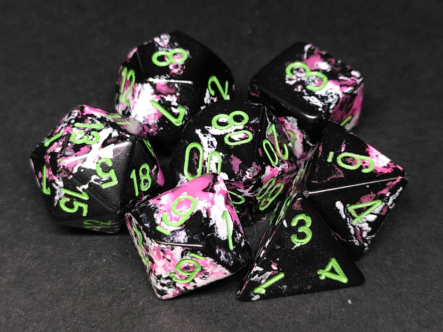 Chessex Brush Paintball w/green polydice set