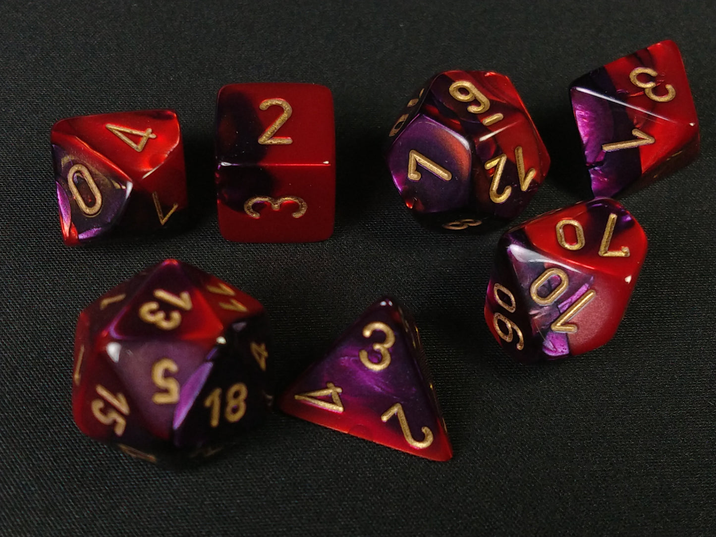 Set 7 polydice, Gemini purple-red w/gold