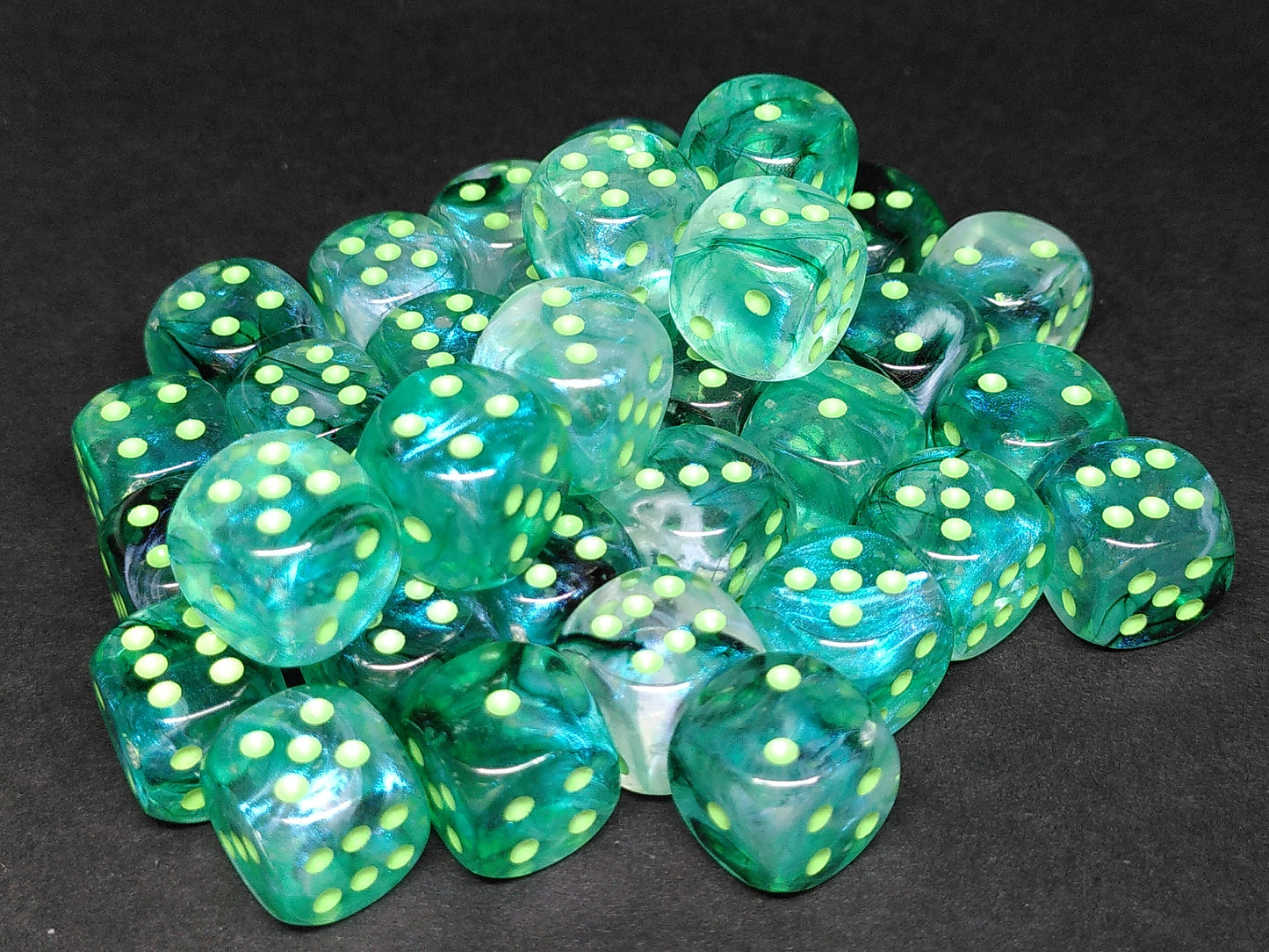 Set 36 6-zijdig, 12mm Borealis Luminary - Kelp w/light green