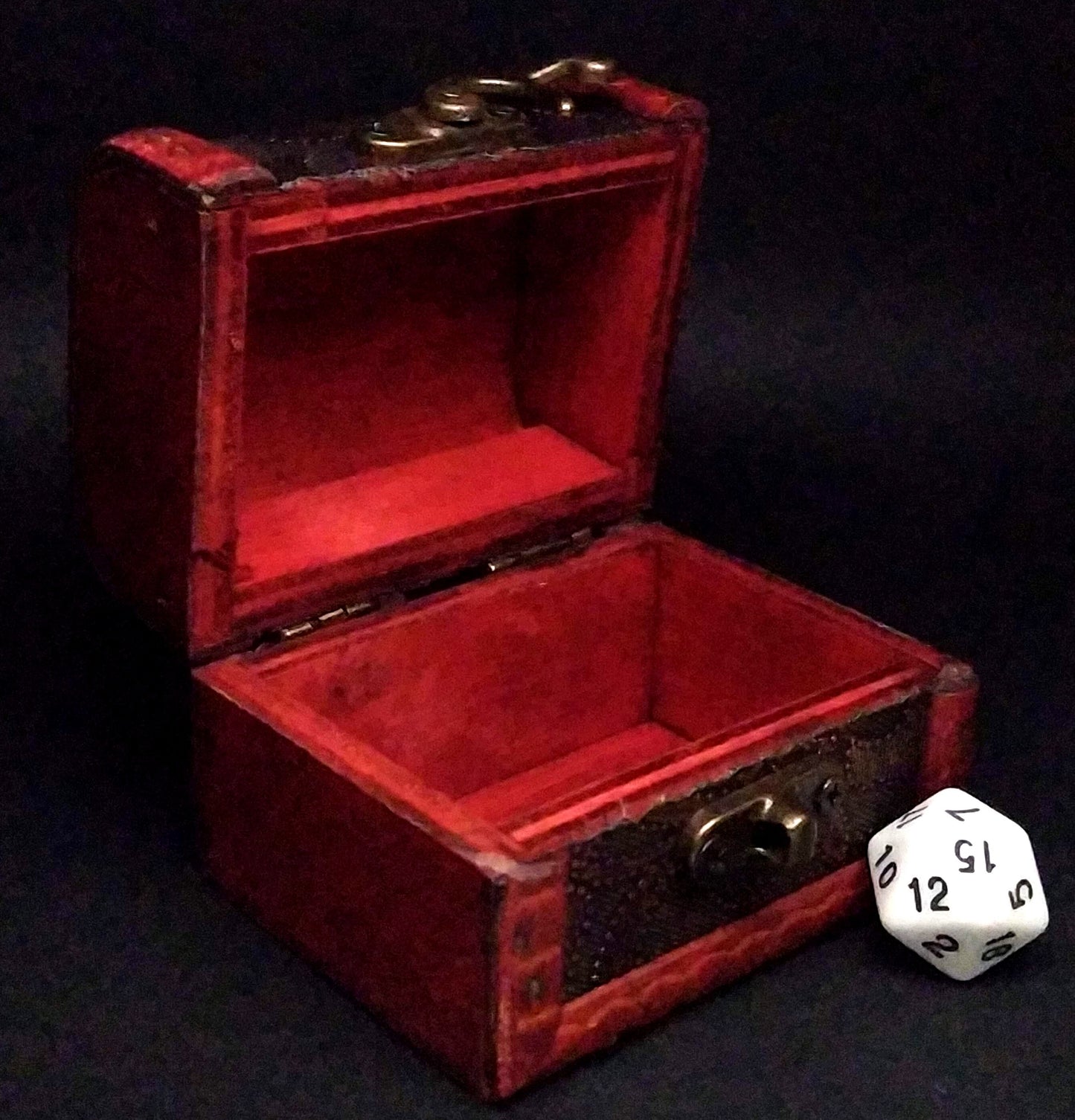 Wooden Dice box - small