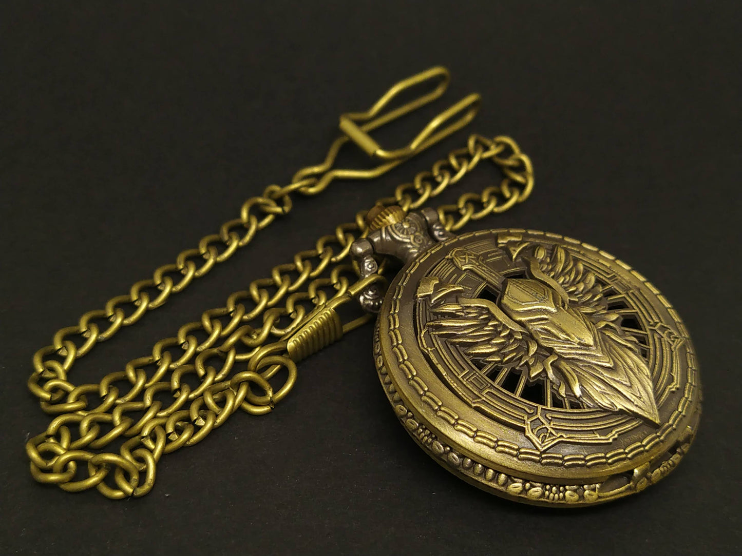 Guardian Medallion, with mini metal dice