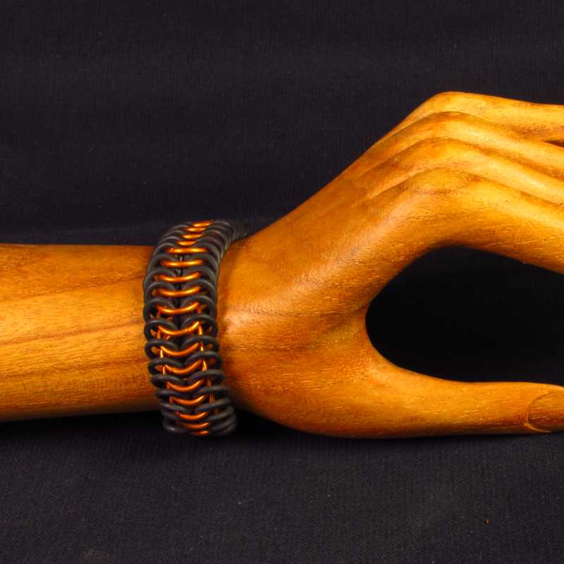 Basilisk's Scales - Aluminium stretch armband