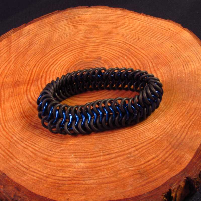 Basilisk's Scales - Aluminium stretch armband