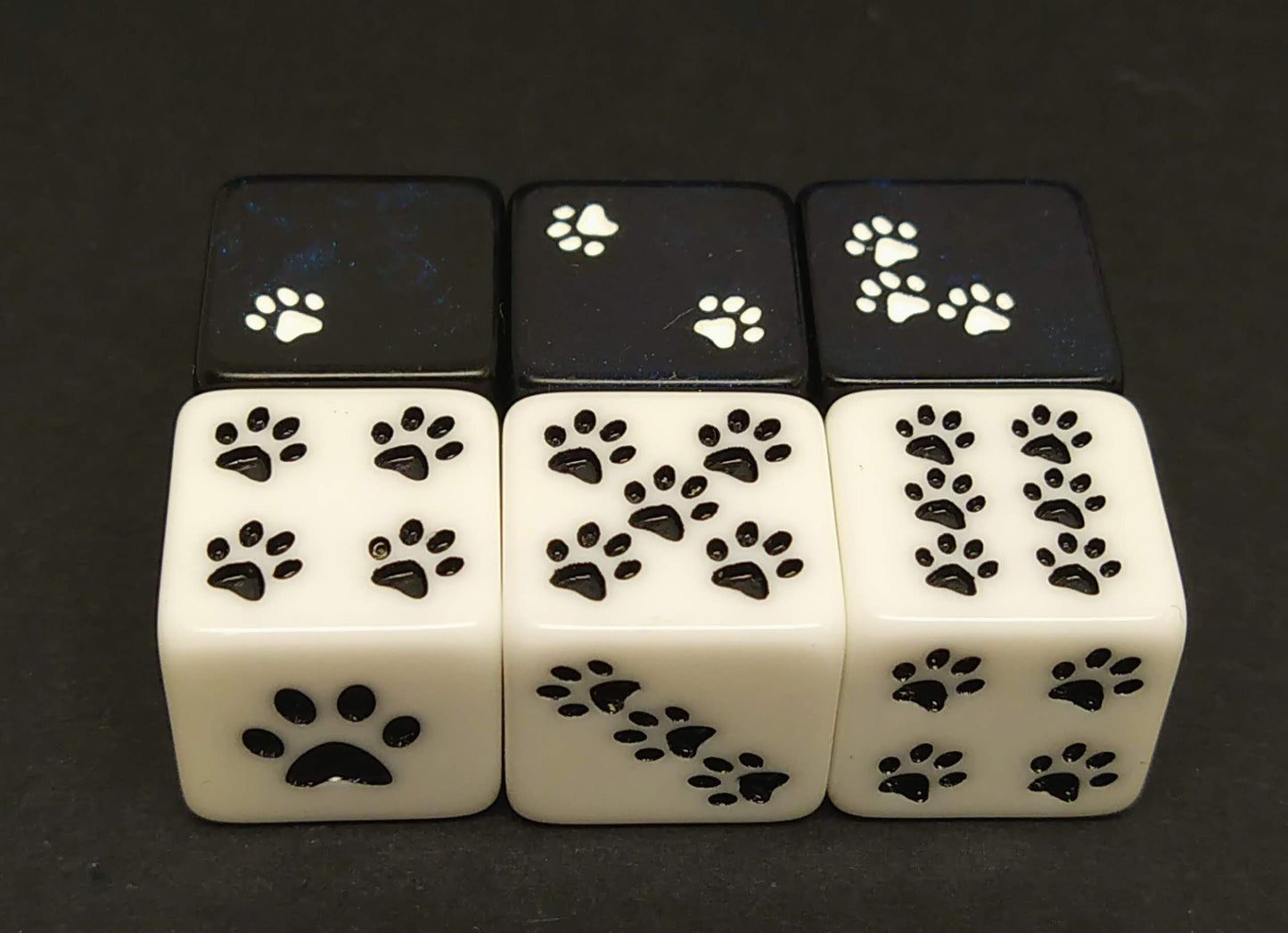 set 6 6-sided, 16mm black and white with cat paws