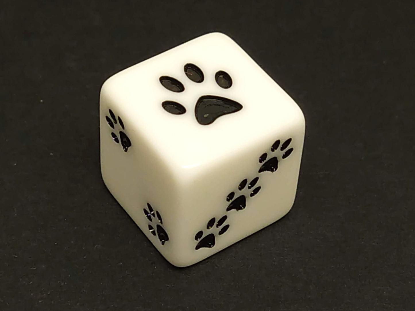 6-sided white with cat paws