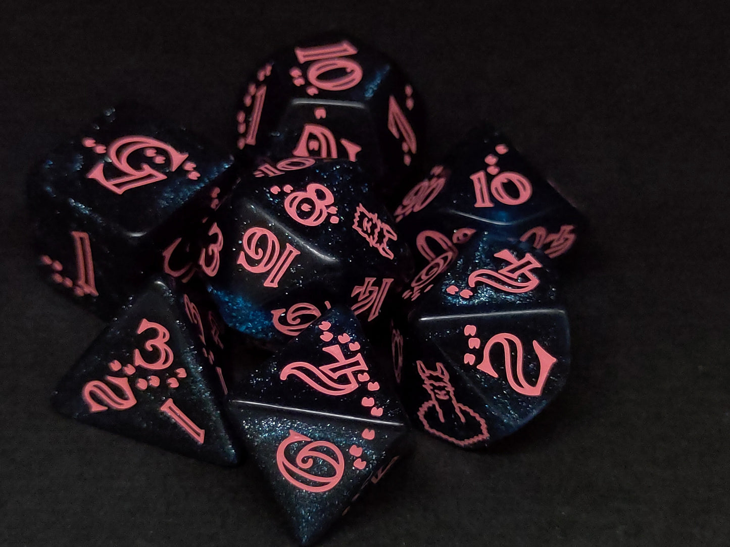 Llama polydice set, glittering dark blue w/pink