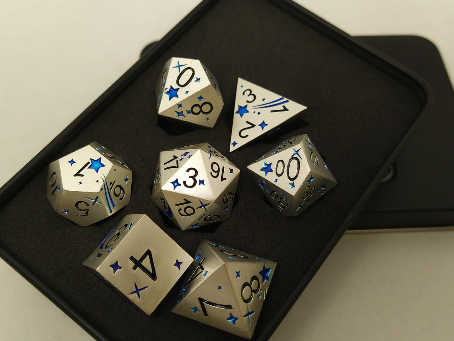 Temporal, metal polydice set